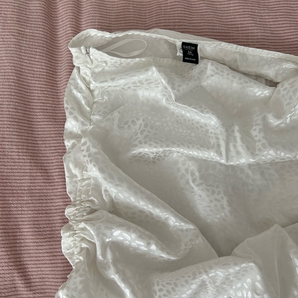 White Satin Skirt - Adjustable Sides - Picture 2 of 3